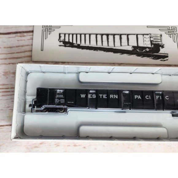 Proto 2000 Series 52' 6" Drop End Mill Gondola -HO Scale Factory Assembled Train - Picture 6 of 14